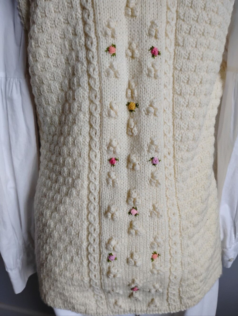 Smith's Of Bermuda Vintage Pure Wool Sweater Vest Cream Pastel Rosettes Size Med - Picture 12 of 16